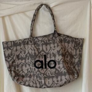 ALO Yoga Shopper Tote Bag Grey Tie Dye
